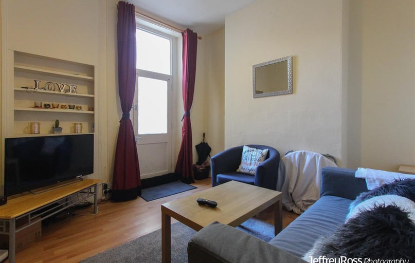 Coburn Street, Plasnewydd, Cardiff - Image 1